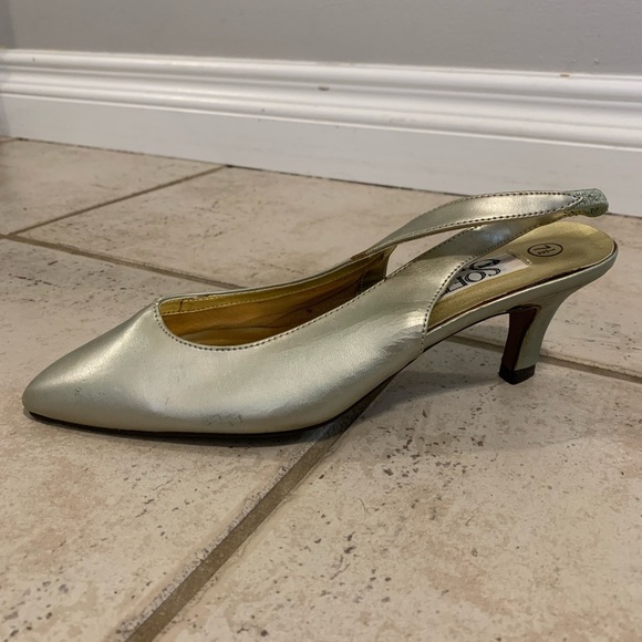 Vintage Y2K SOFT by Highlights Metallic Silver/Gold Slingback Kitten Heels 7.5 - Picture 4 of 9